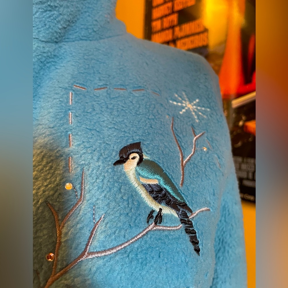 Women’s Fleecy Blue Jay Jacket ( medium petite ) - Picture 5 of 5
